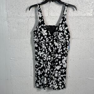 Swim Solutions Women's Plus Flyaway Swimdress, Black/White 18W MSRP $119